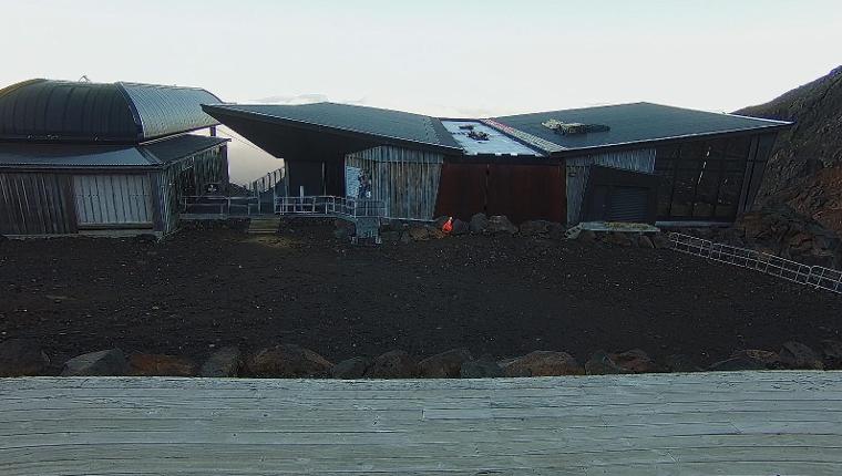 Webcam Whakapapa: Sky Waka and Knoll Ridge Cafe