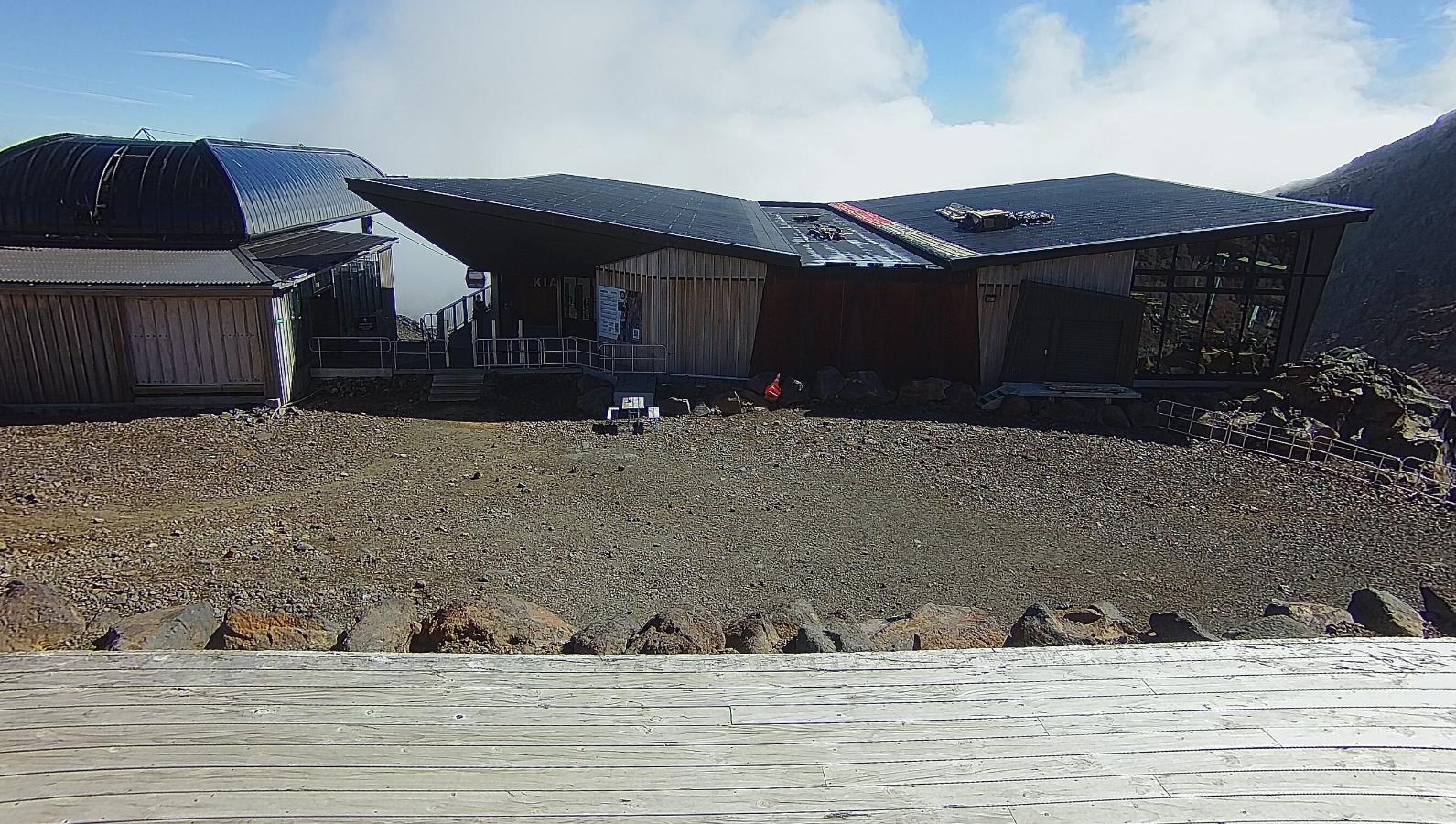 Webcam Whakapapa: Sky Waka and Knoll Ridge Cafe
