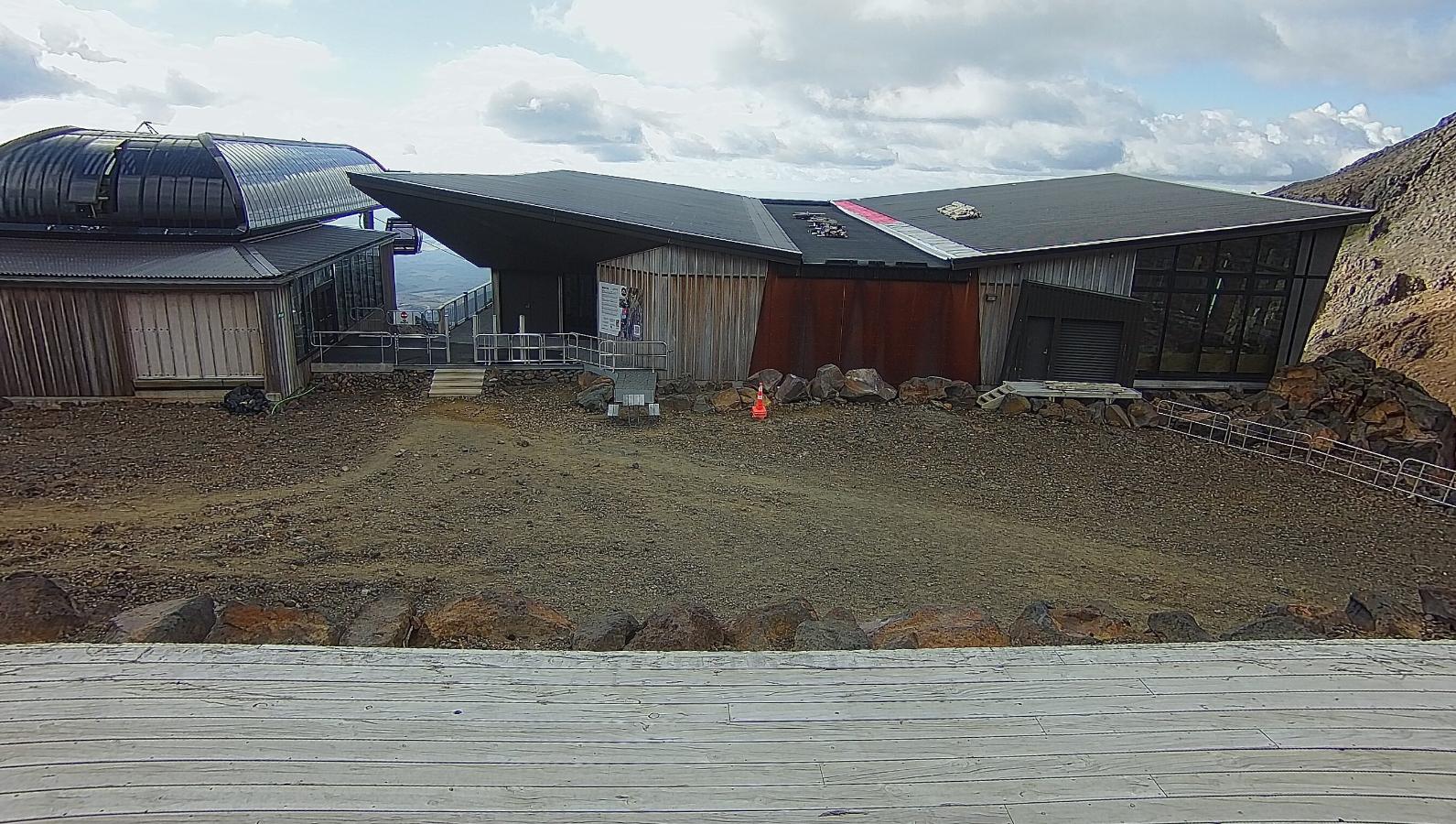 Webcam Whakapapa: Sky Waka and Knoll Ridge Cafe