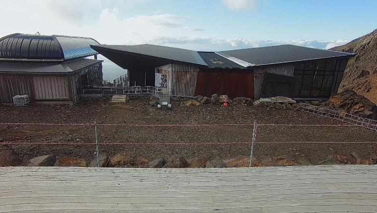 Webcam Whakapapa: Sky Waka and Knoll Ridge Cafe