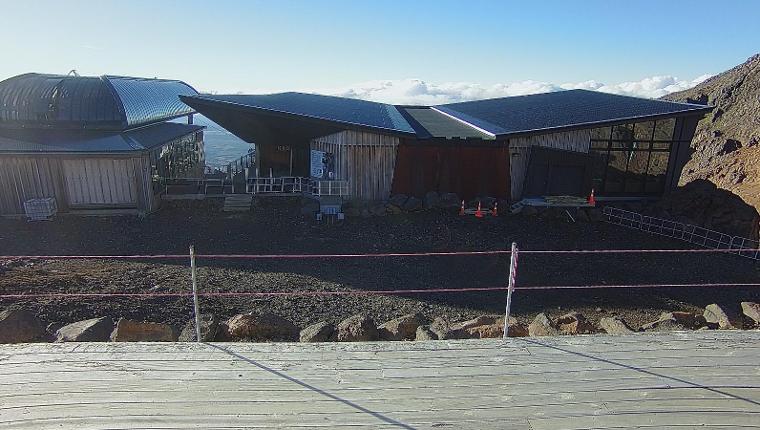 Webcam Whakapapa: Sky Waka and Knoll Ridge Cafe