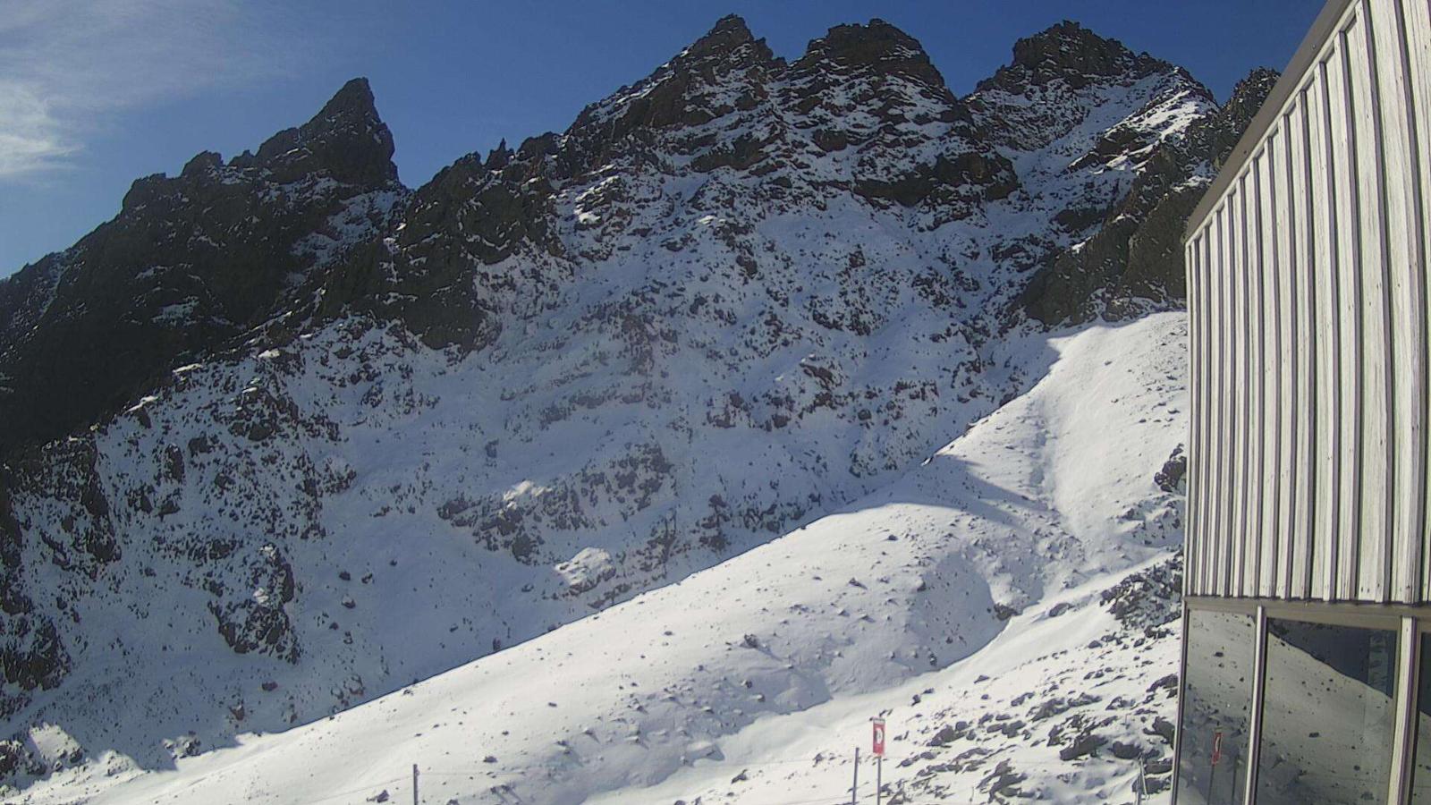 Webcam Whakapapa: The pinnacles