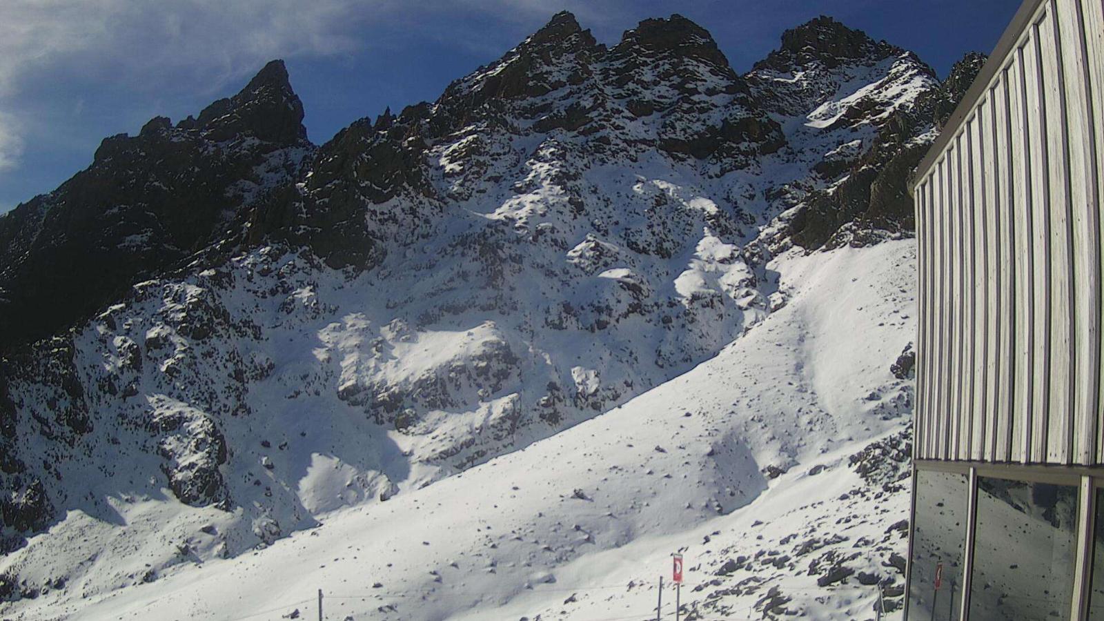 Webcam Whakapapa: The pinnacles