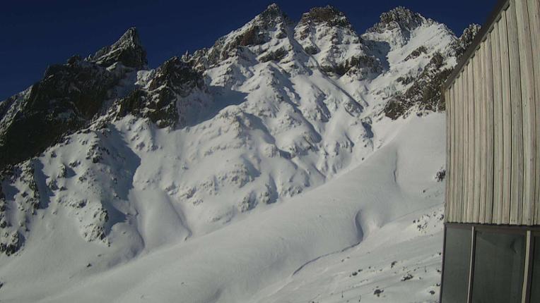 Webcam Whakapapa: The pinnacles