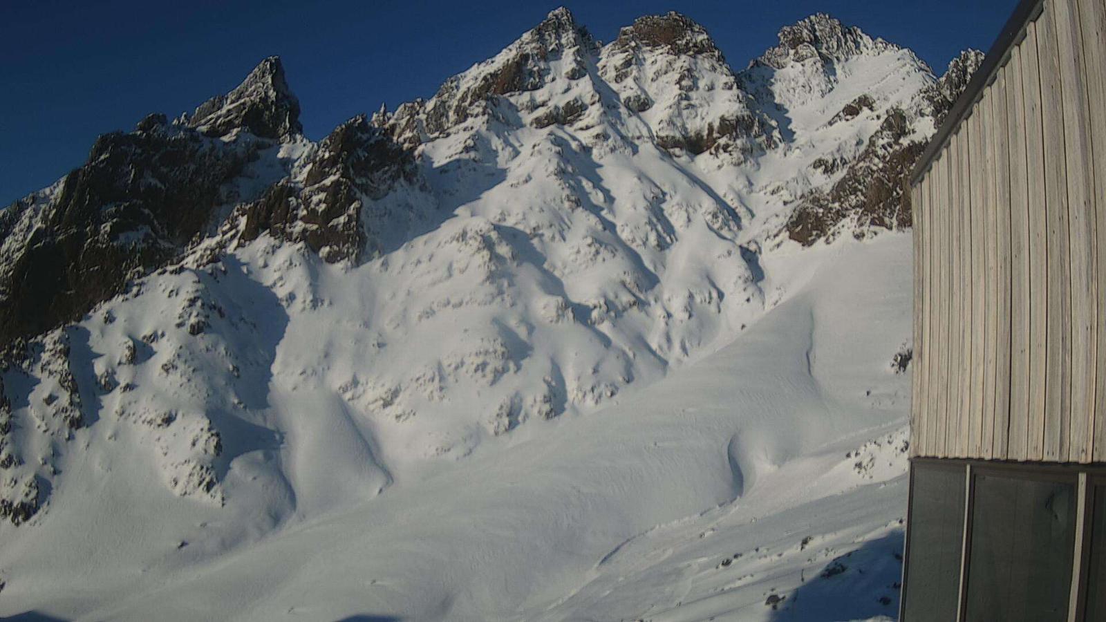 Webcam Whakapapa: The pinnacles