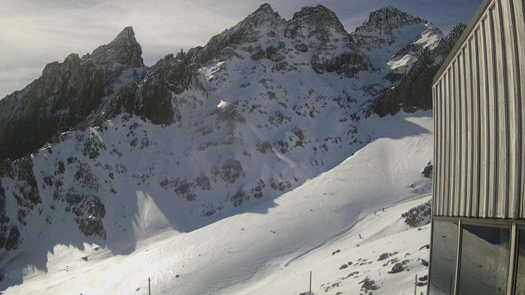 Webcam Whakapapa: The pinnacles