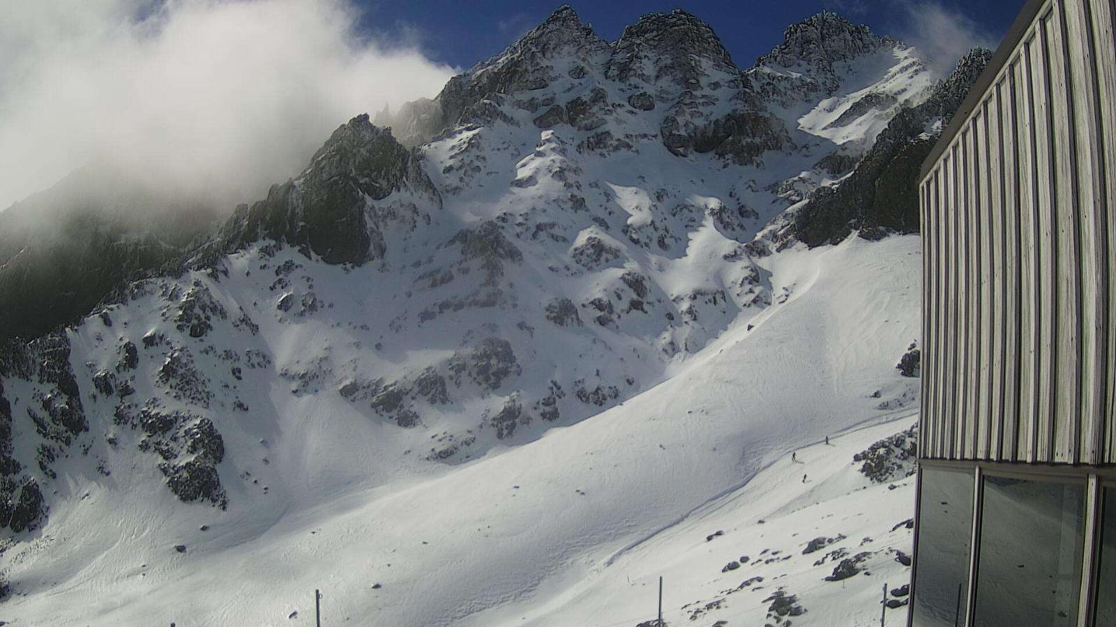Webcam Whakapapa: The pinnacles