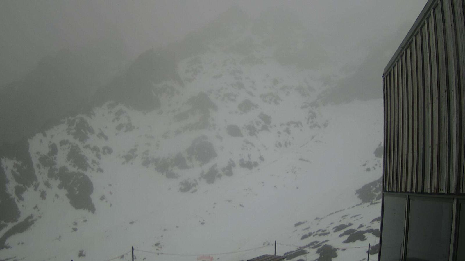 Webcam Whakapapa: The pinnacles