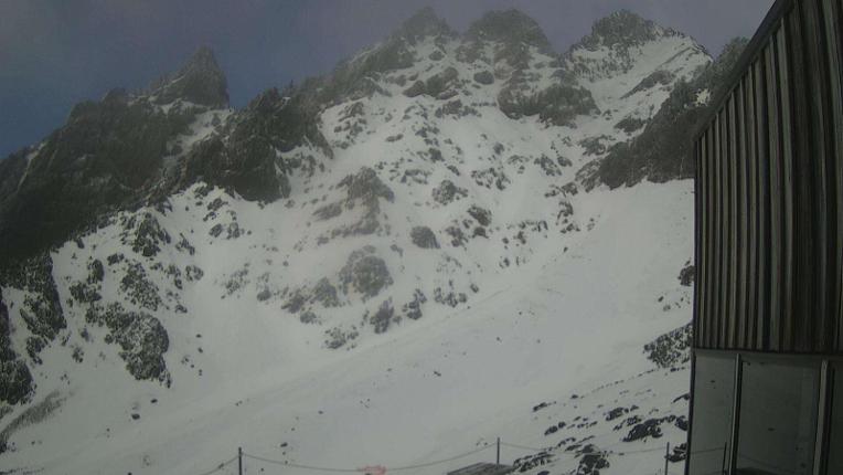 Webcam Whakapapa: The pinnacles