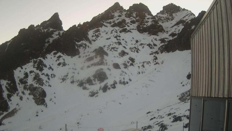 Webcam Whakapapa: The pinnacles