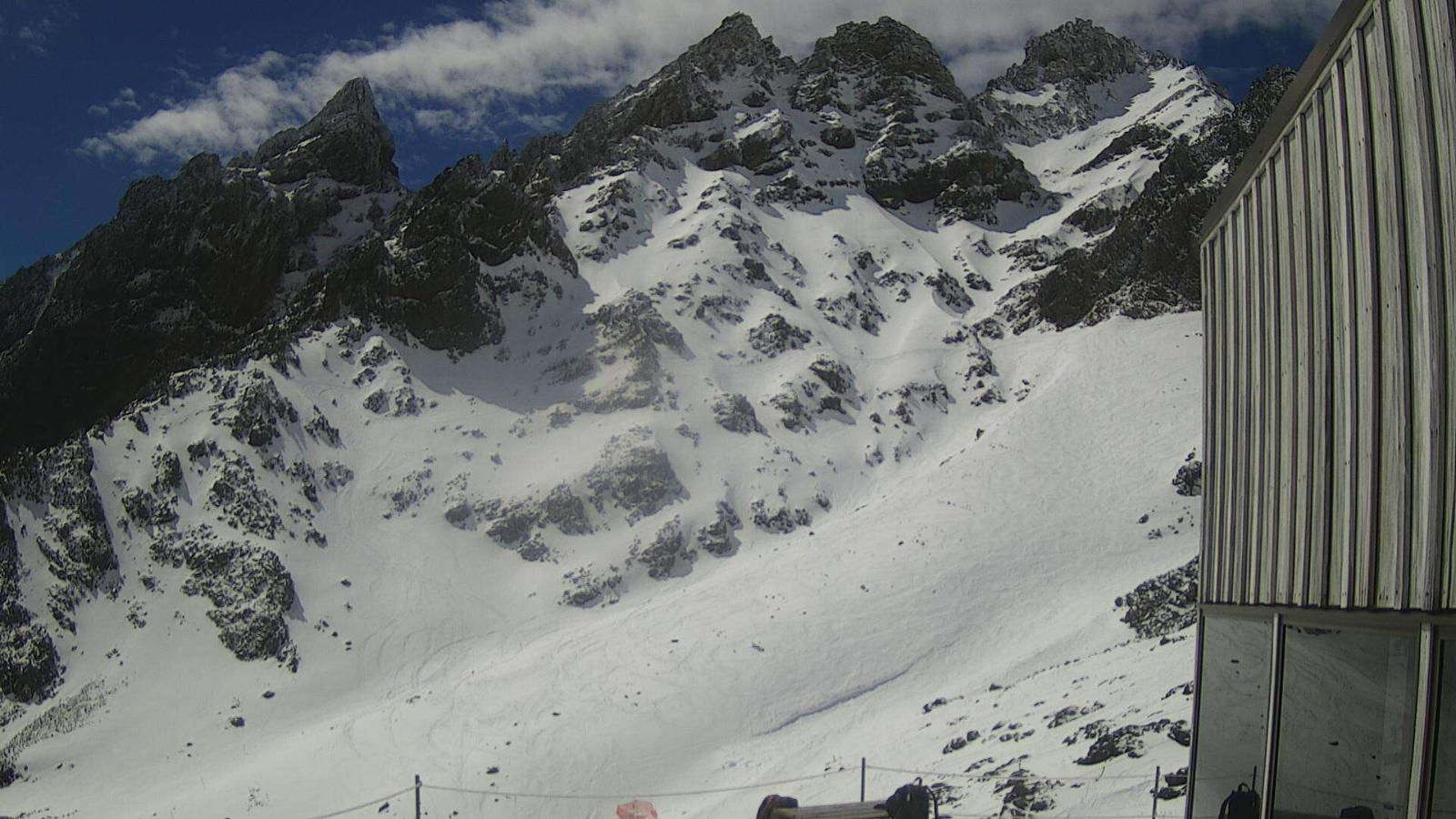 Webcam Whakapapa: The pinnacles