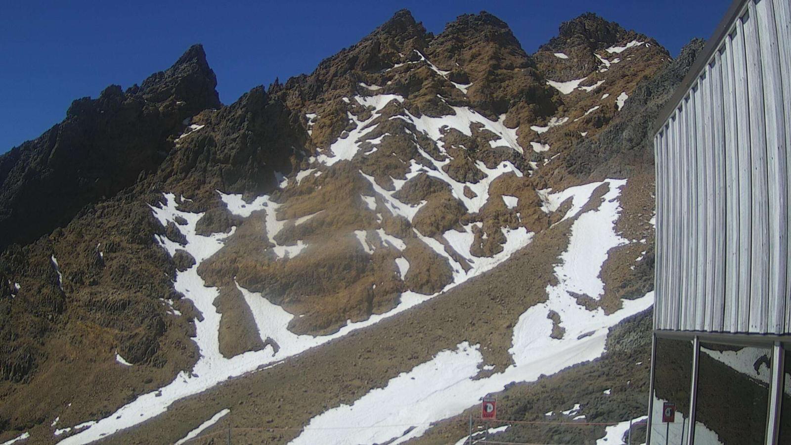 Webcam Whakapapa: The pinnacles