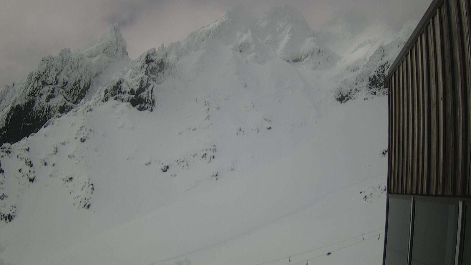 Webcam Whakapapa: The pinnacles
