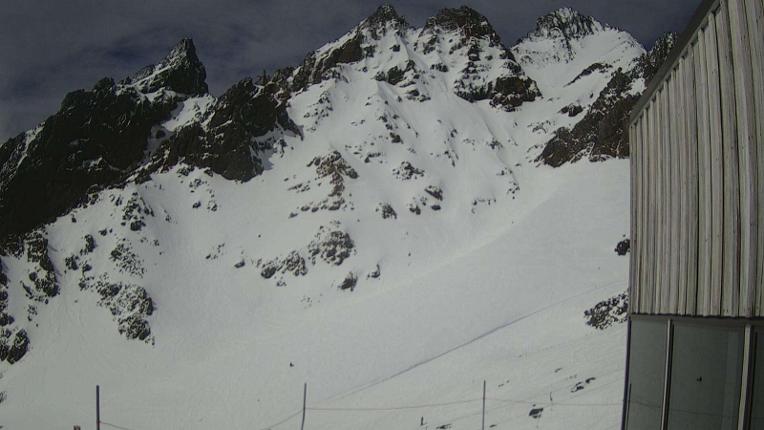 Webcam Whakapapa: The pinnacles