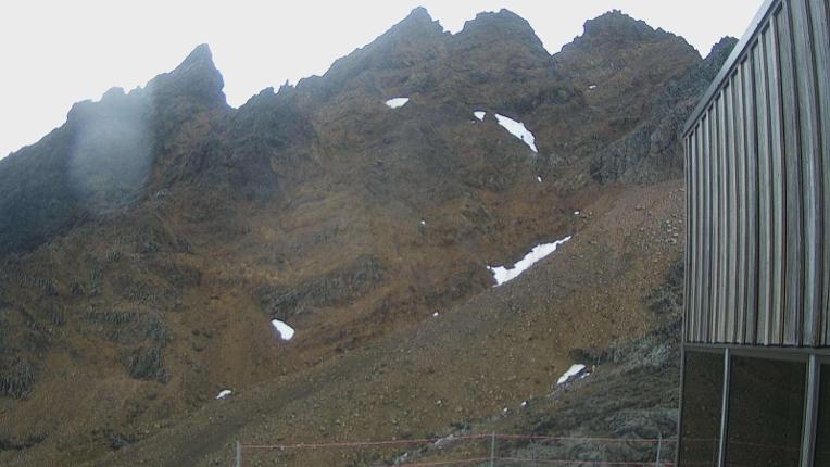 Webcam Whakapapa: The pinnacles