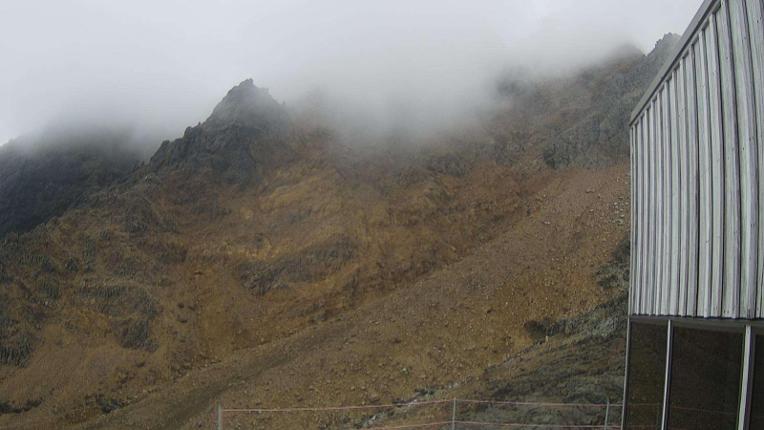 Webcam Whakapapa: The pinnacles