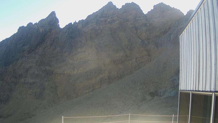 Webcam Whakapapa: The pinnacles