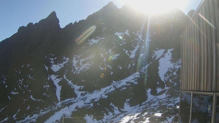 Webcam Whakapapa: The pinnacles