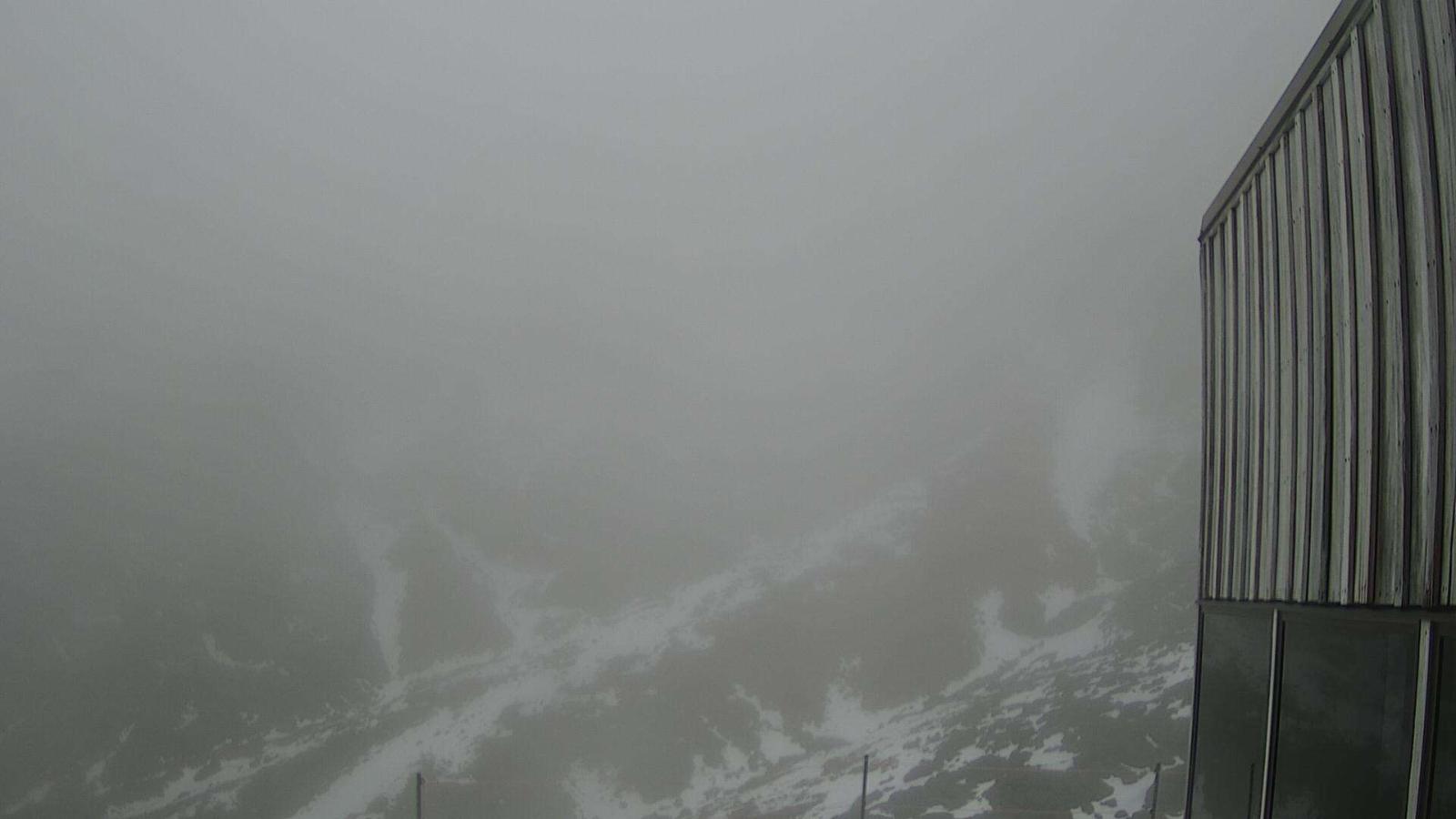 Webcam Whakapapa: The pinnacles