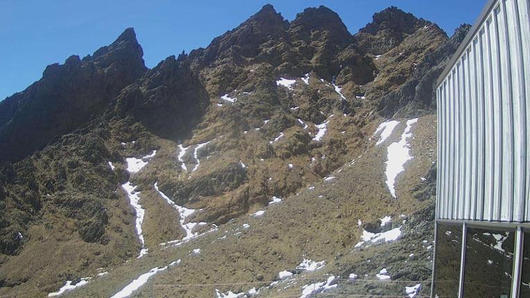 Webcam Whakapapa: The pinnacles