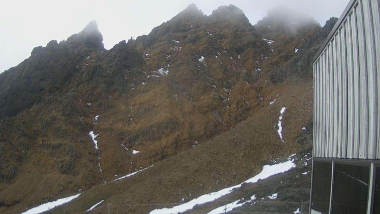 Webcam Whakapapa: The pinnacles