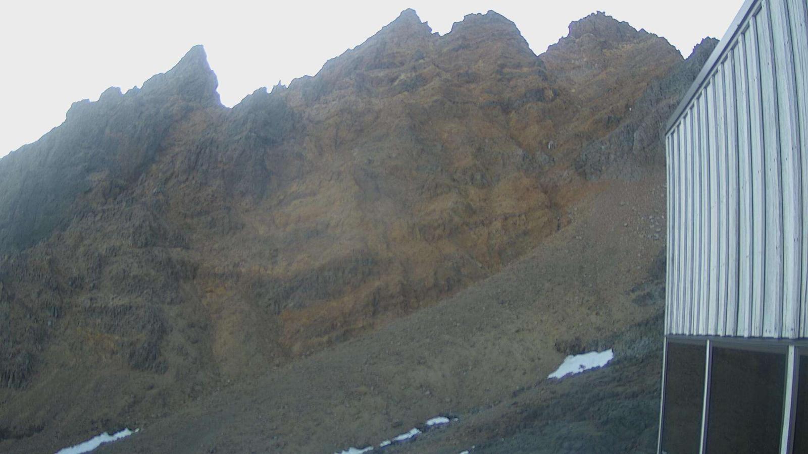 Webcam Whakapapa: The pinnacles