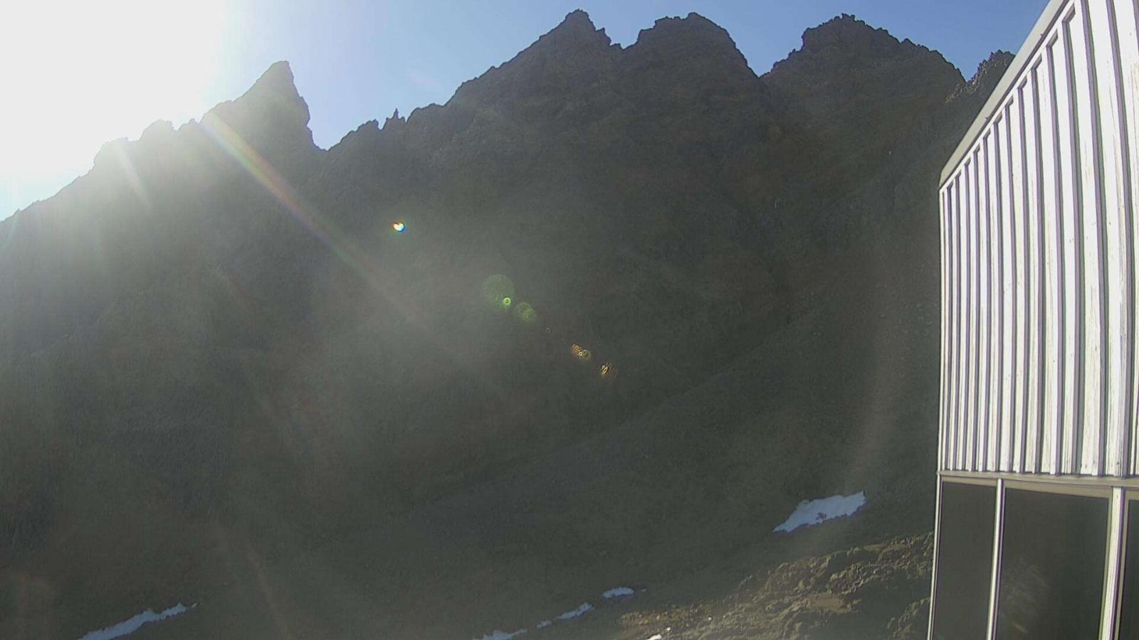 Webcam Whakapapa: The pinnacles