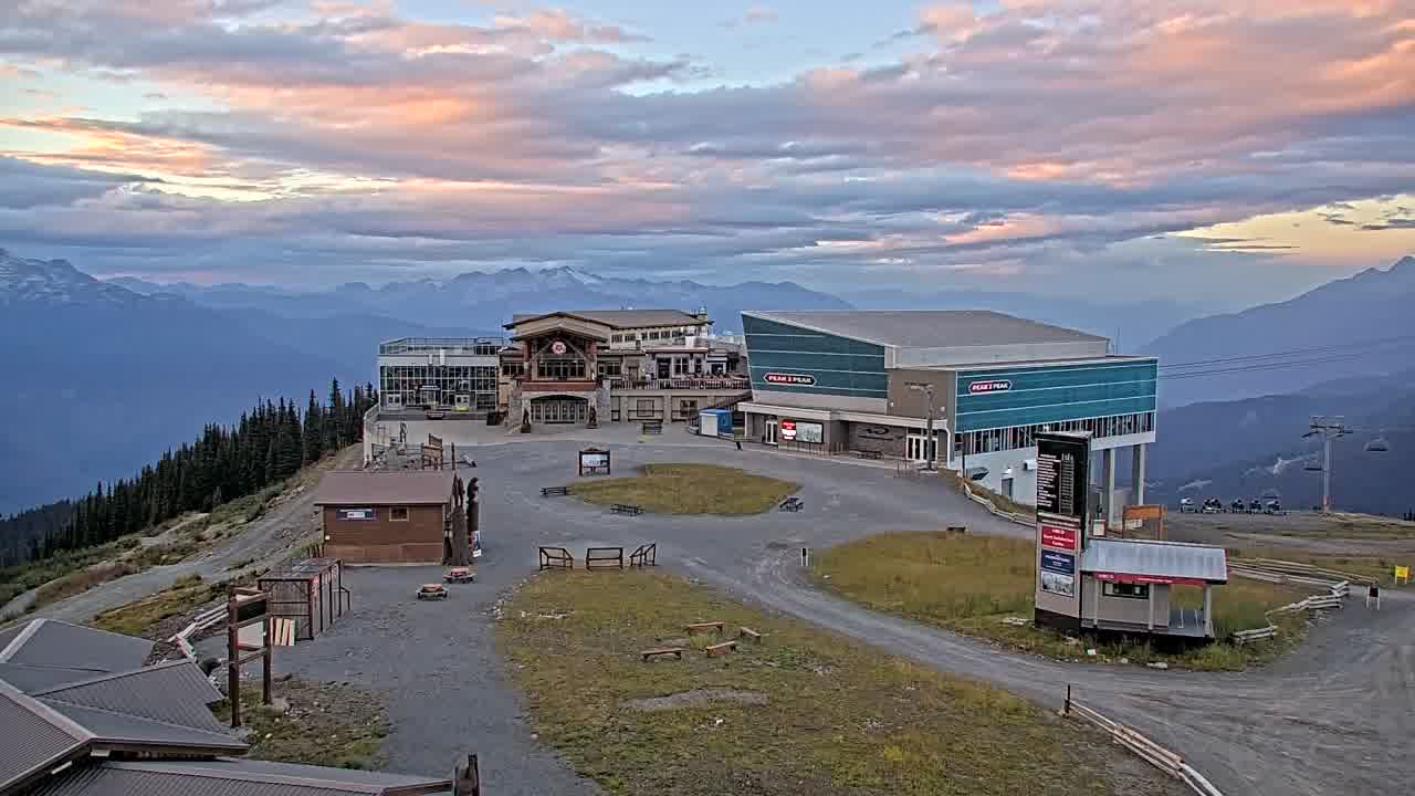 Webcam Whistler Blackcomb: Roundhouse