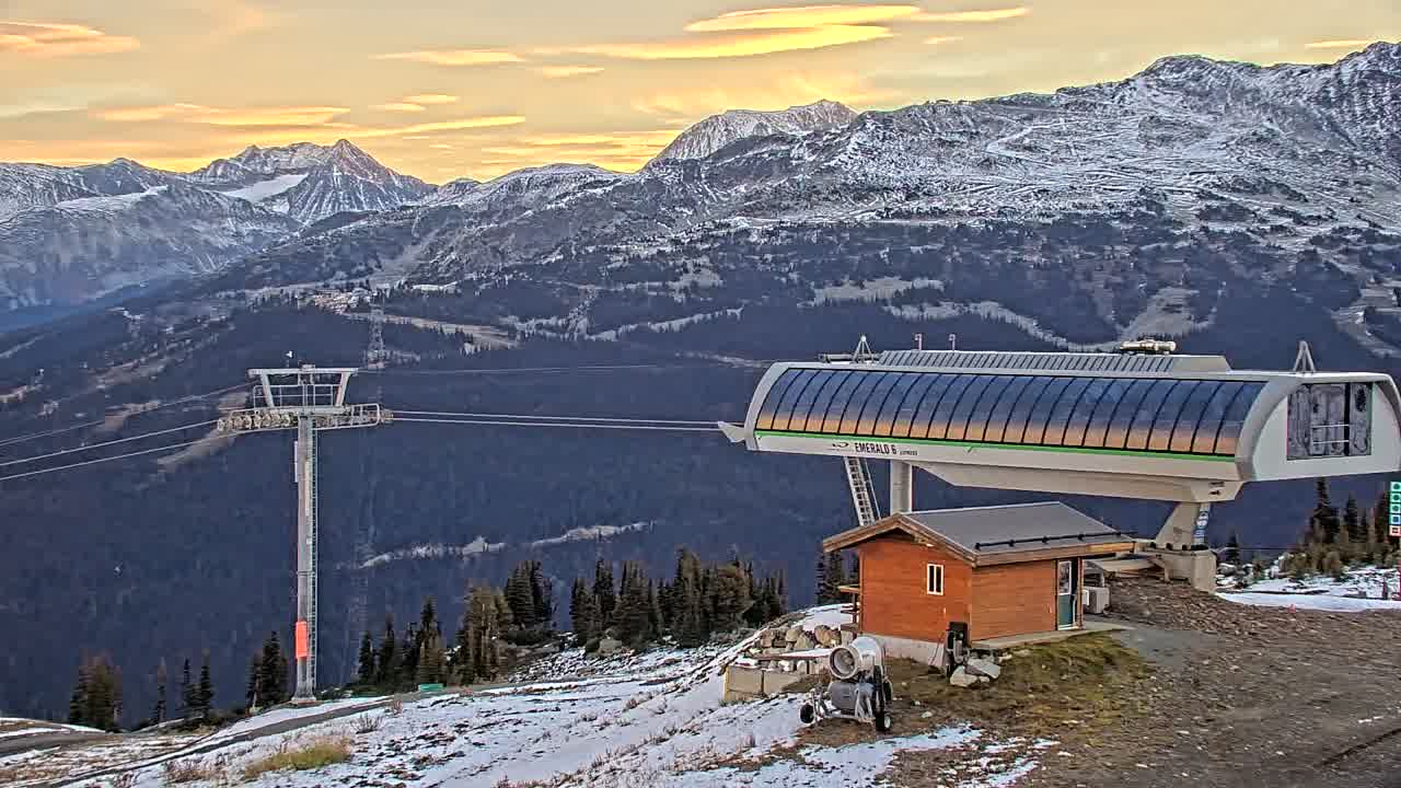 Webcam Whistler Blackcomb: Roundhouse