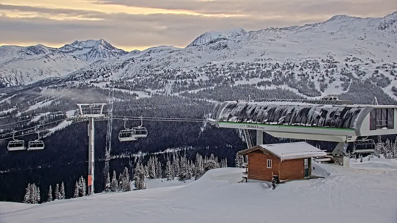 Webcam Whistler Blackcomb: Roundhouse