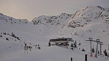 Whistler Blackcomb: Roundhouse (whistlerblackcomb.com)