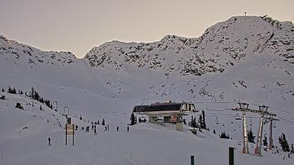 Whistler Blackcomb: Roundhouse (whistlerblackcomb.com)