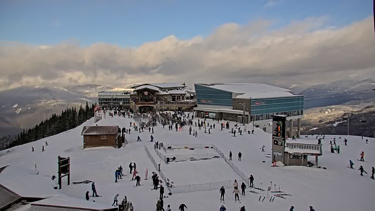 Webcam Whistler Blackcomb: Roundhouse
