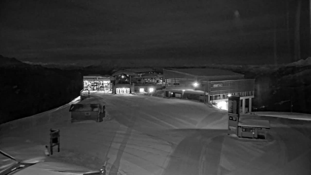 Webcam Whistler Blackcomb: Roundhouse