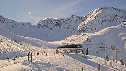 Whistler Blackcomb: Roundhouse (whistlerblackcomb.com)