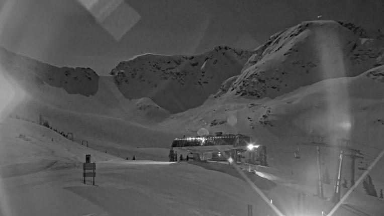 Webcam Whistler Blackcomb: Roundhouse