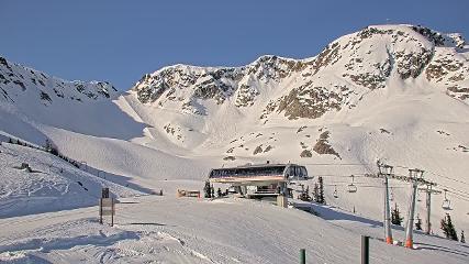 Whistler Blackcomb: Roundhouse (whistlerblackcomb.com)