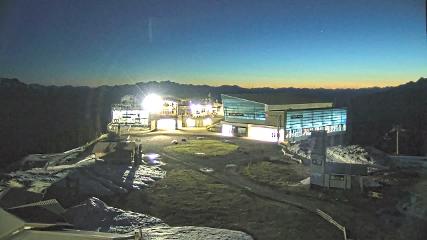 Whistler Blackcomb: Roundhouse (whistlerblackcomb.com)