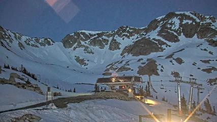 Whistler Blackcomb: Roundhouse (whistlerblackcomb.com)