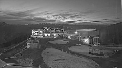 Whistler Blackcomb: Roundhouse (whistlerblackcomb.com)