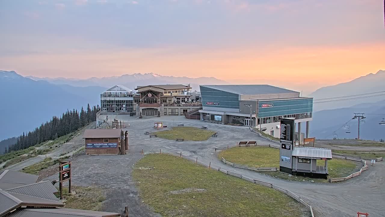 Webcam Whistler Blackcomb: Roundhouse