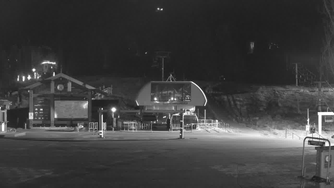 Webcam Whistler Blackcomb: Upper Village