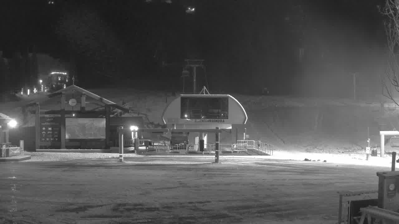 Webcam Whistler Blackcomb: Upper Village