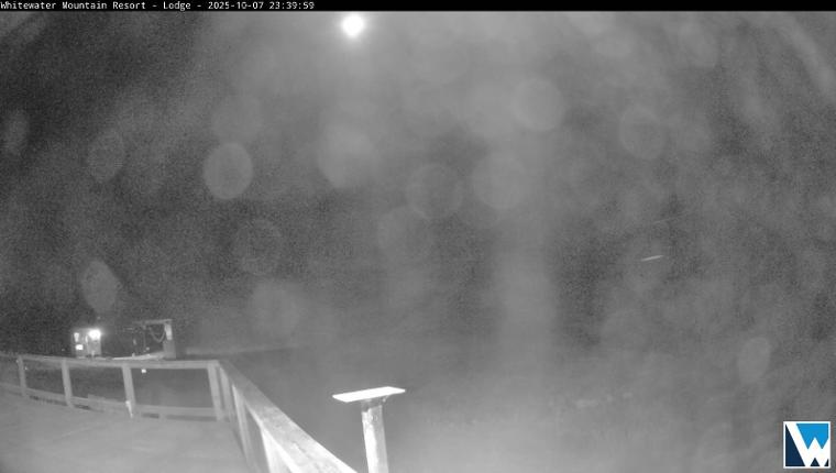 Webcam Whitewater: Lodge Camera
